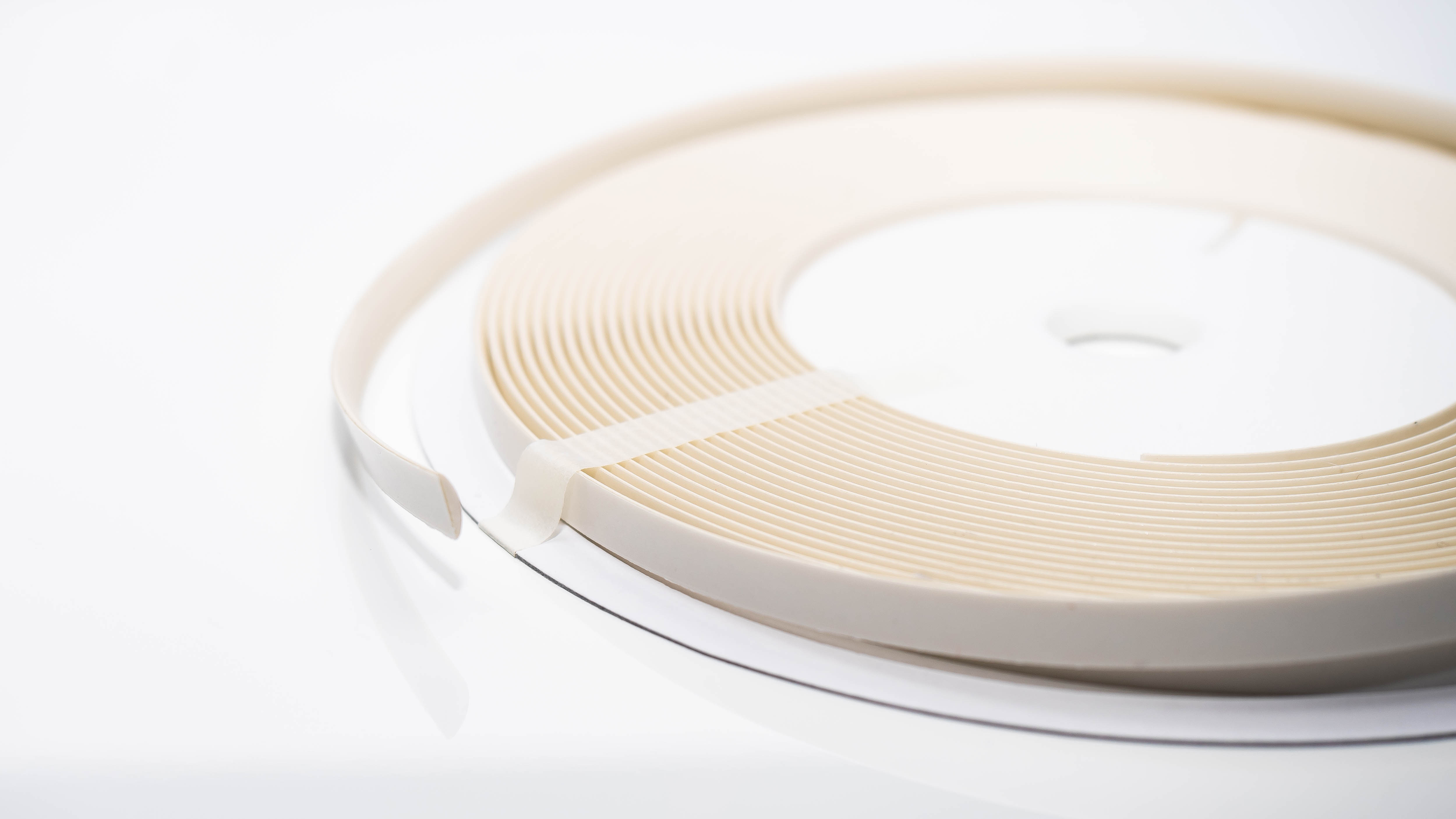 Masa uszczelniająca w taśmie 8mm x 9m Sealing Tape Meguro Half Moon - obrazek 2
